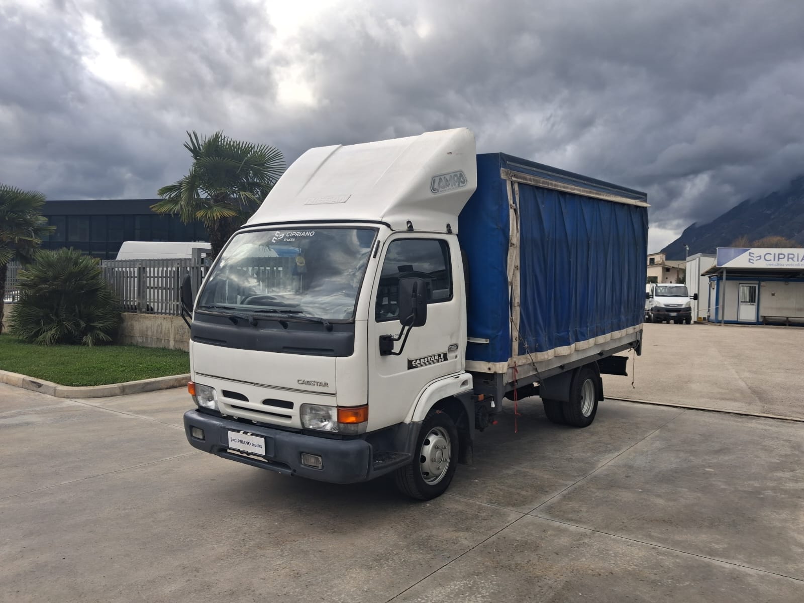 Nissan Cabstar CASSONE CENTINATO - immagine 6