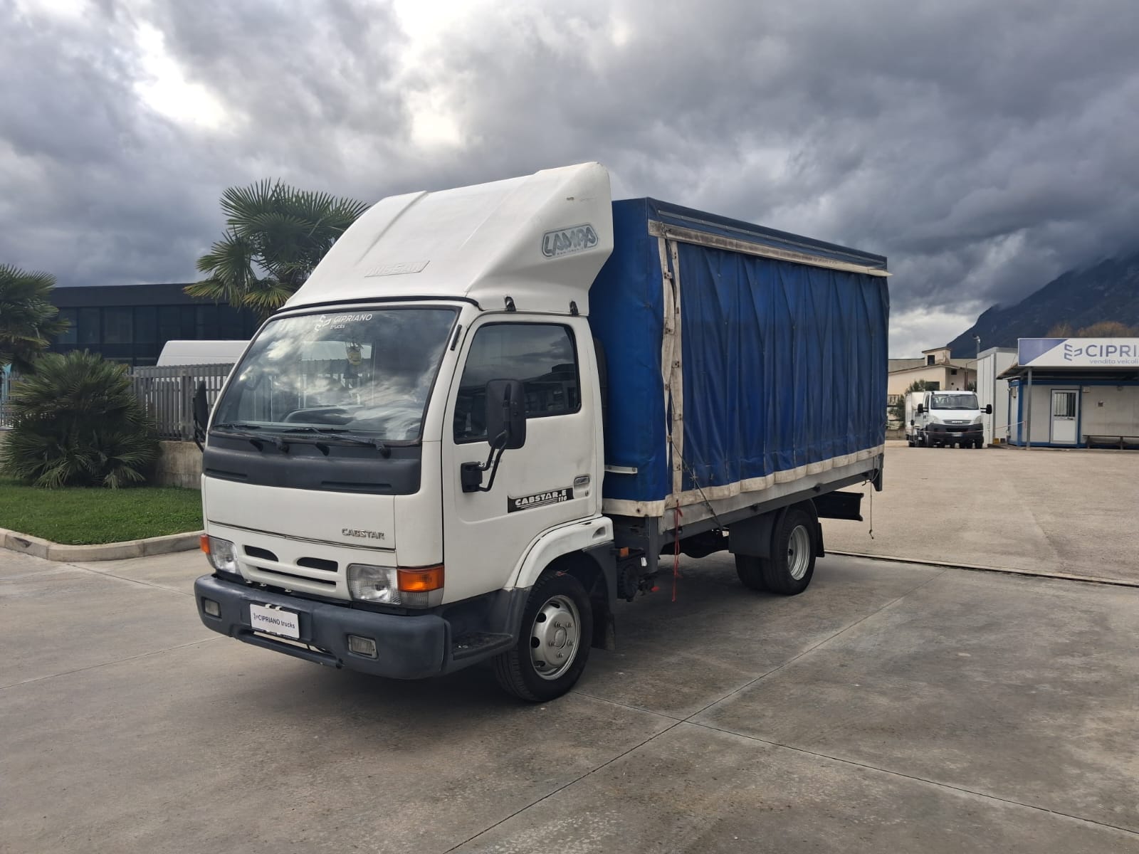 Nissan Cabstar CASSONE CENTINATO - immagine 7