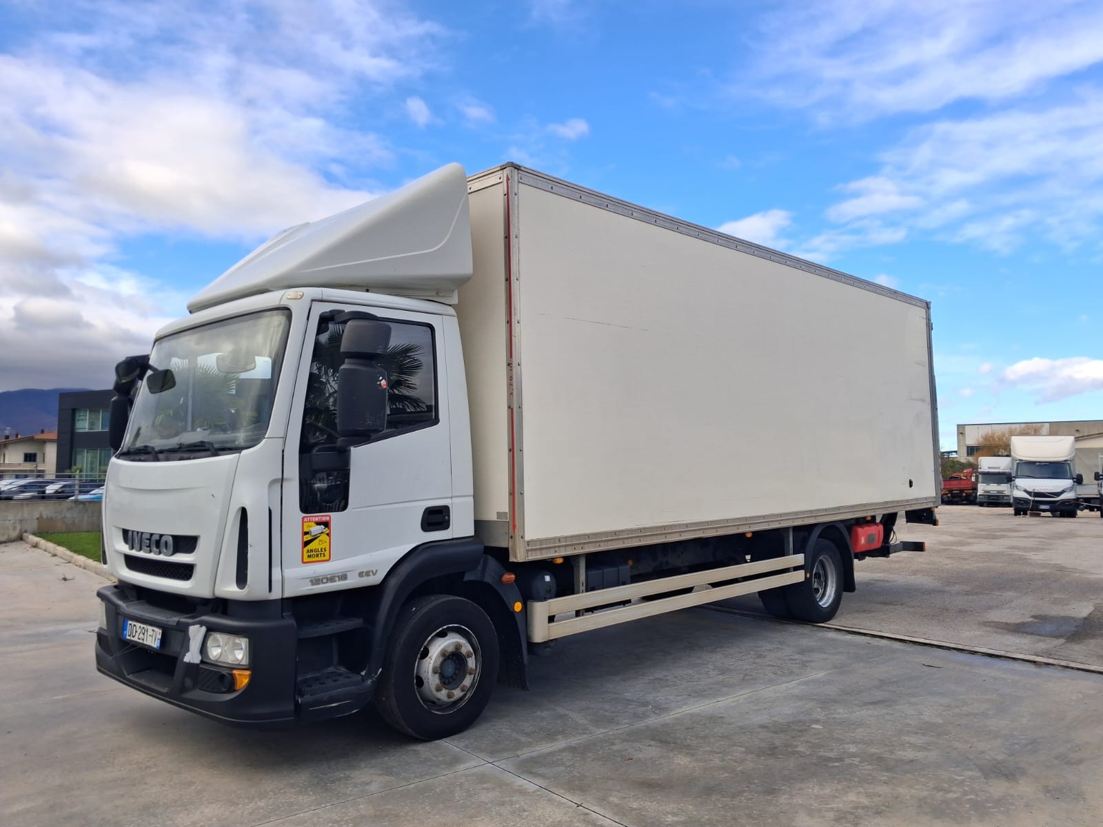 Iveco Eurocargo Furgonato con Sponda KM: 174.500 - immagine 2