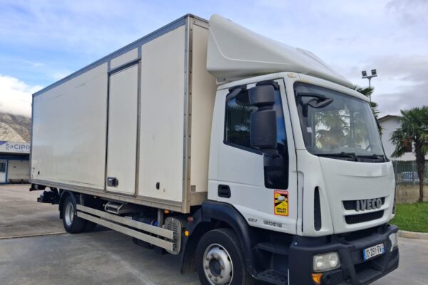 Iveco Eurocargo Furgonato con Sponda KM: 174.500 - immagine 3