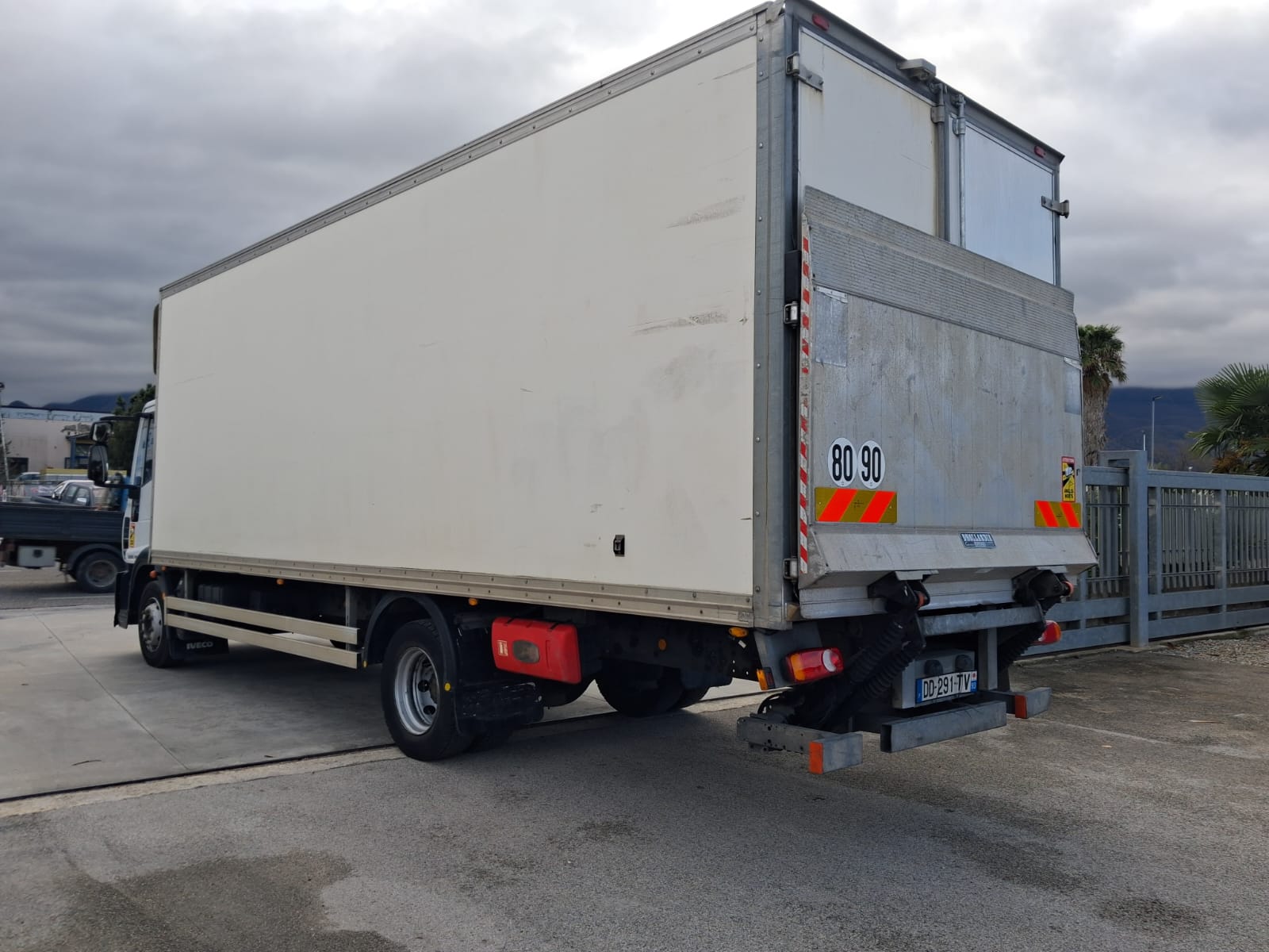 Iveco Eurocargo Furgonato con Sponda KM: 174.500 - immagine 6