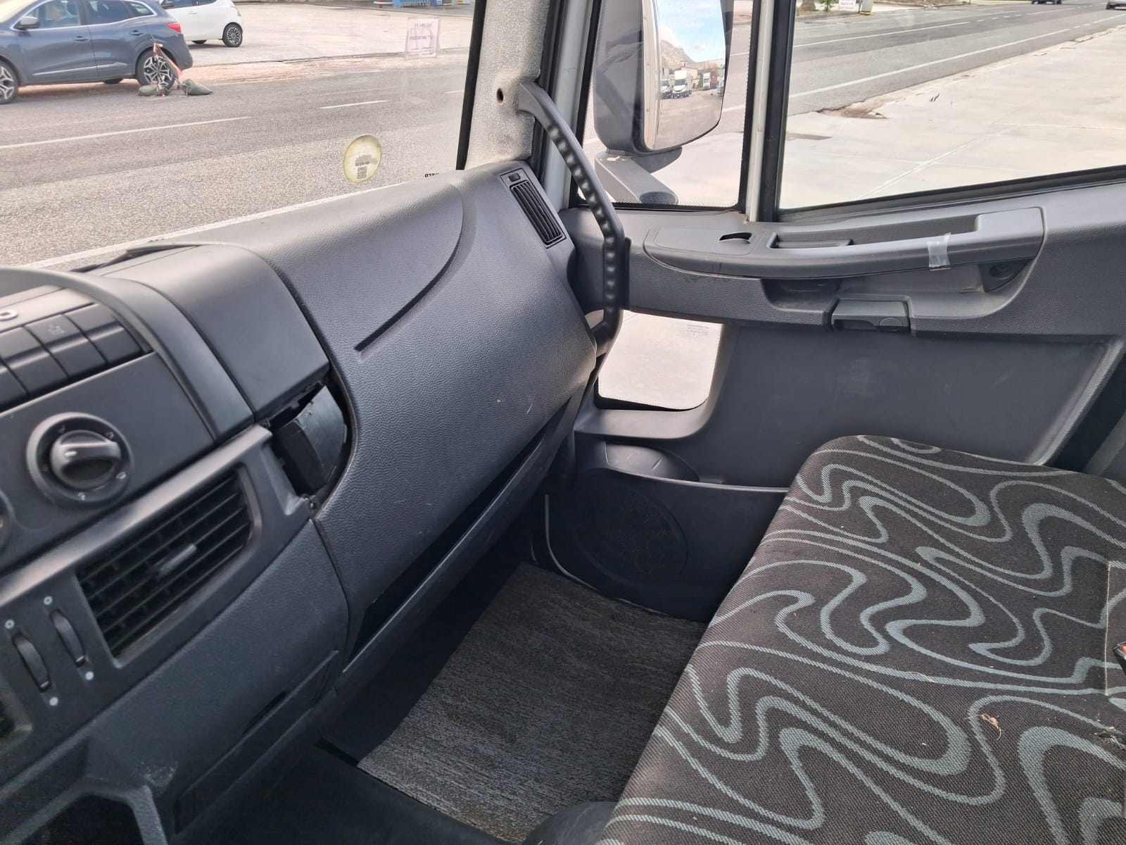 Iveco Eurocargo Furgonato con Sponda KM: 174.500 - immagine 10