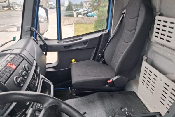 Iveco Eurocargo 180-25 CENTINATO CON SPONDA - immagine 19