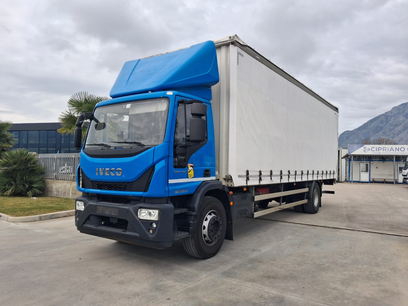 Iveco Eurocargo 180-25 CENTINATO CON SPONDA - immagine 23