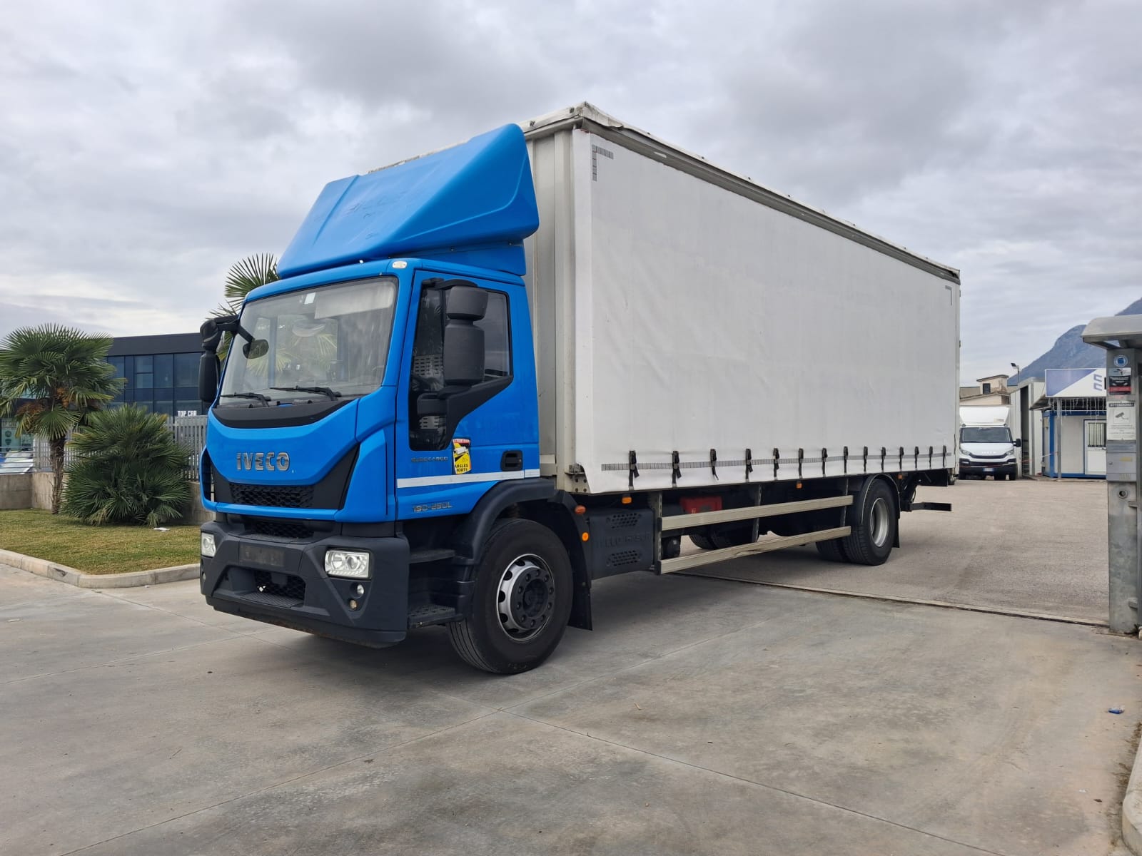Iveco Eurocargo 180-25 CENTINATO CON SPONDA - immagine 4