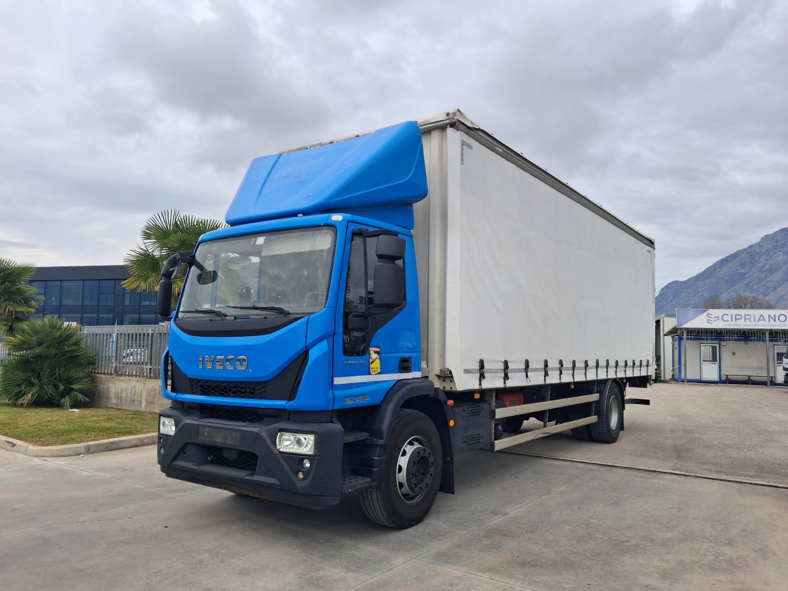 Iveco Eurocargo 180-25 CENTINATO CON SPONDA - immagine 5
