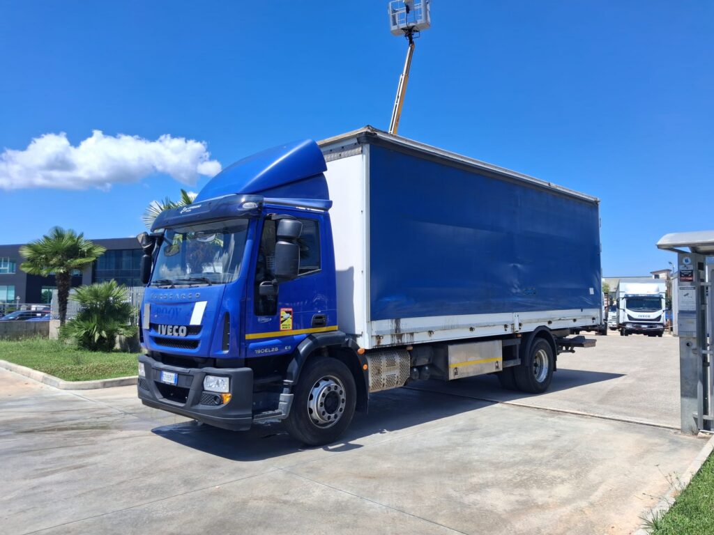 Iveco Eurocargo 180el28 CENTINATO CON SPONDA