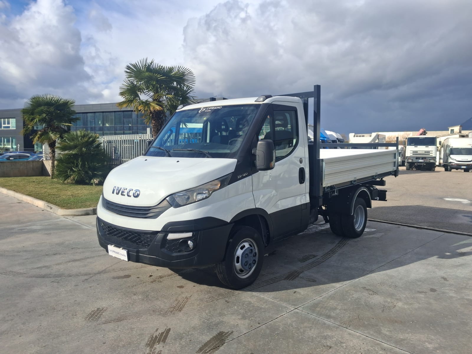 Iveco Daily RIBALTABILE TRILATERALE NUOVO - immagine 2