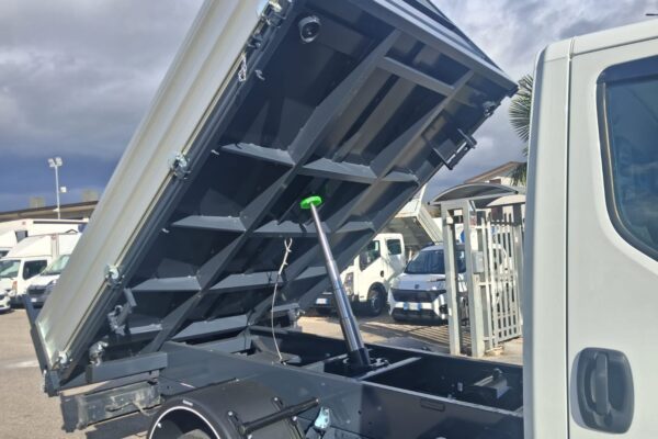 Iveco Daily RIBALTABILE TRILATERALE NUOVO - immagine 13