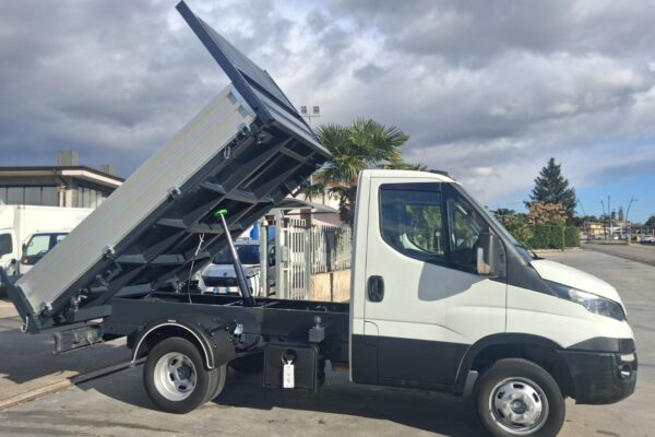 Iveco Daily RIBALTABILE TRILATERALE NUOVO - immagine 16