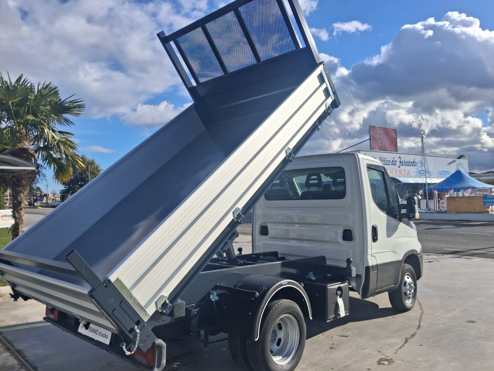 Iveco Daily RIBALTABILE TRILATERALE NUOVO - immagine 18