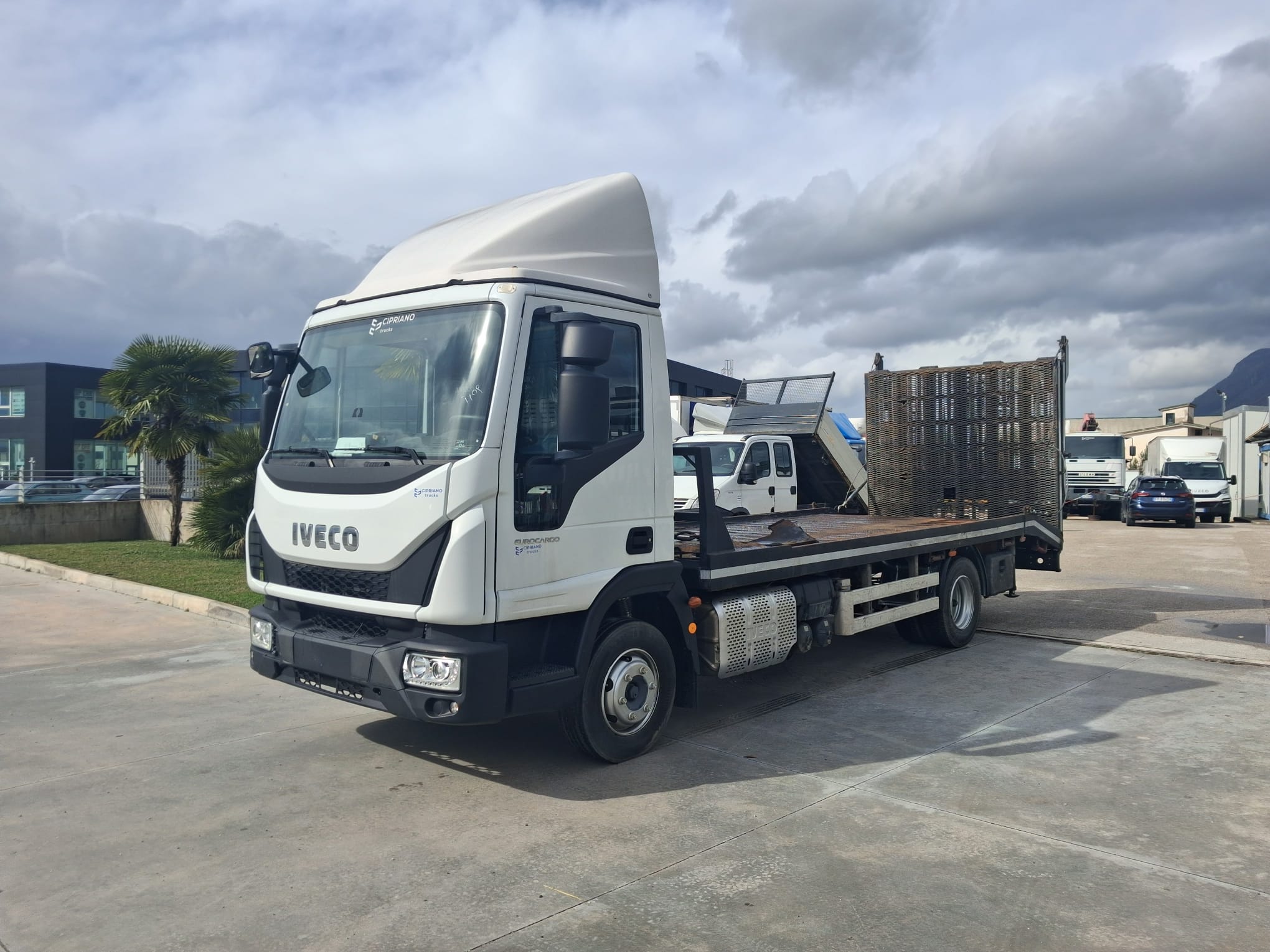 Iveco Eurocargo 100e19 PIANALE CARRELLONE - immagine 17