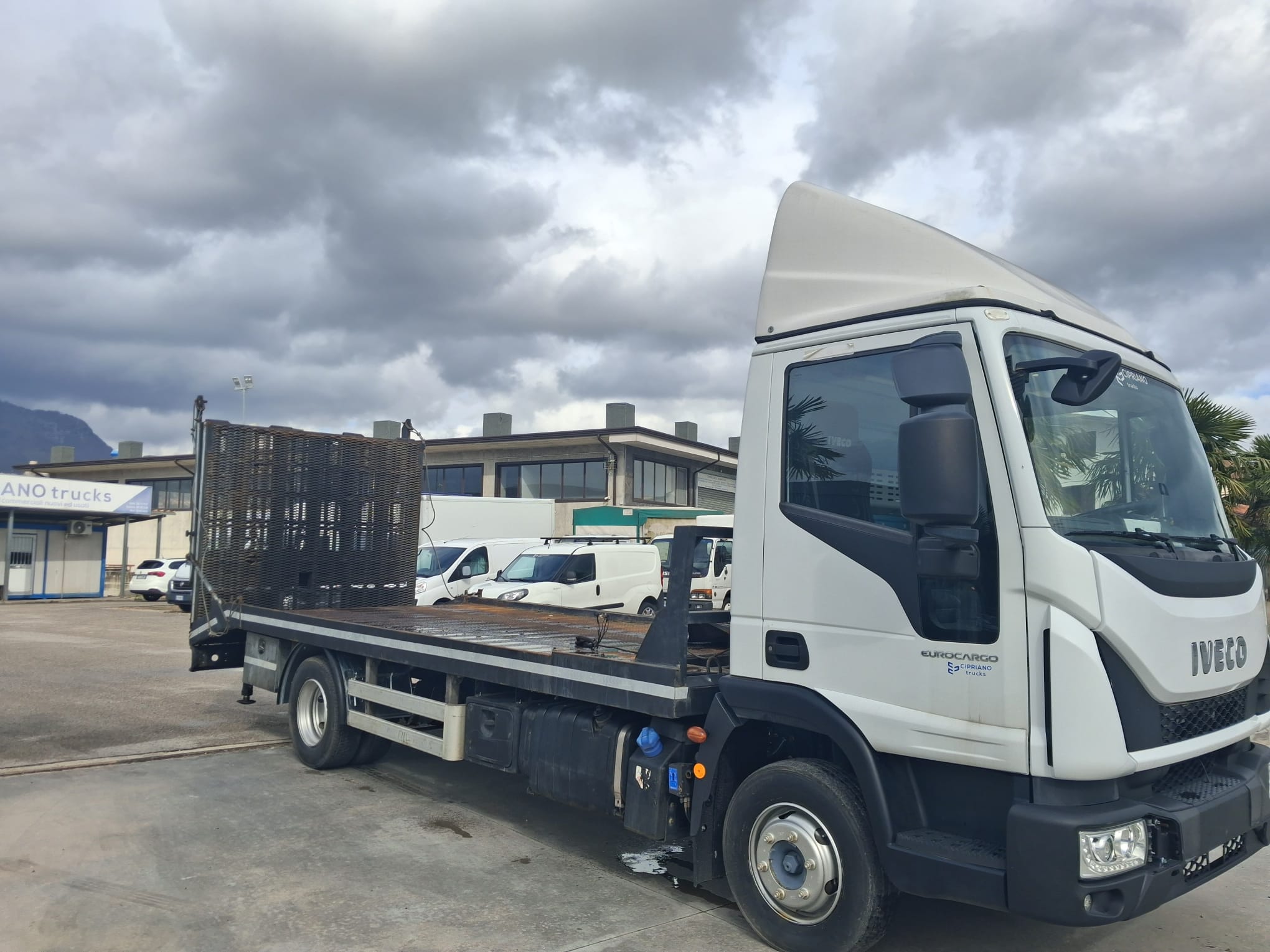 Iveco Eurocargo 100e19 PIANALE CARRELLONE - immagine 6