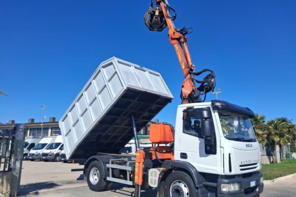 Iveco Eurocargo 150e25 K CARICATORE CON RAGNO E RIBALTABILE
