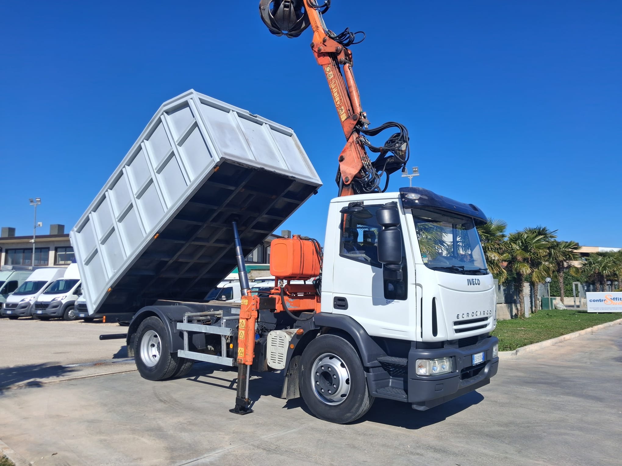 Iveco Eurocargo 150e25 K CARICATORE CON RAGNO E RIBALTABILE - immagine 13