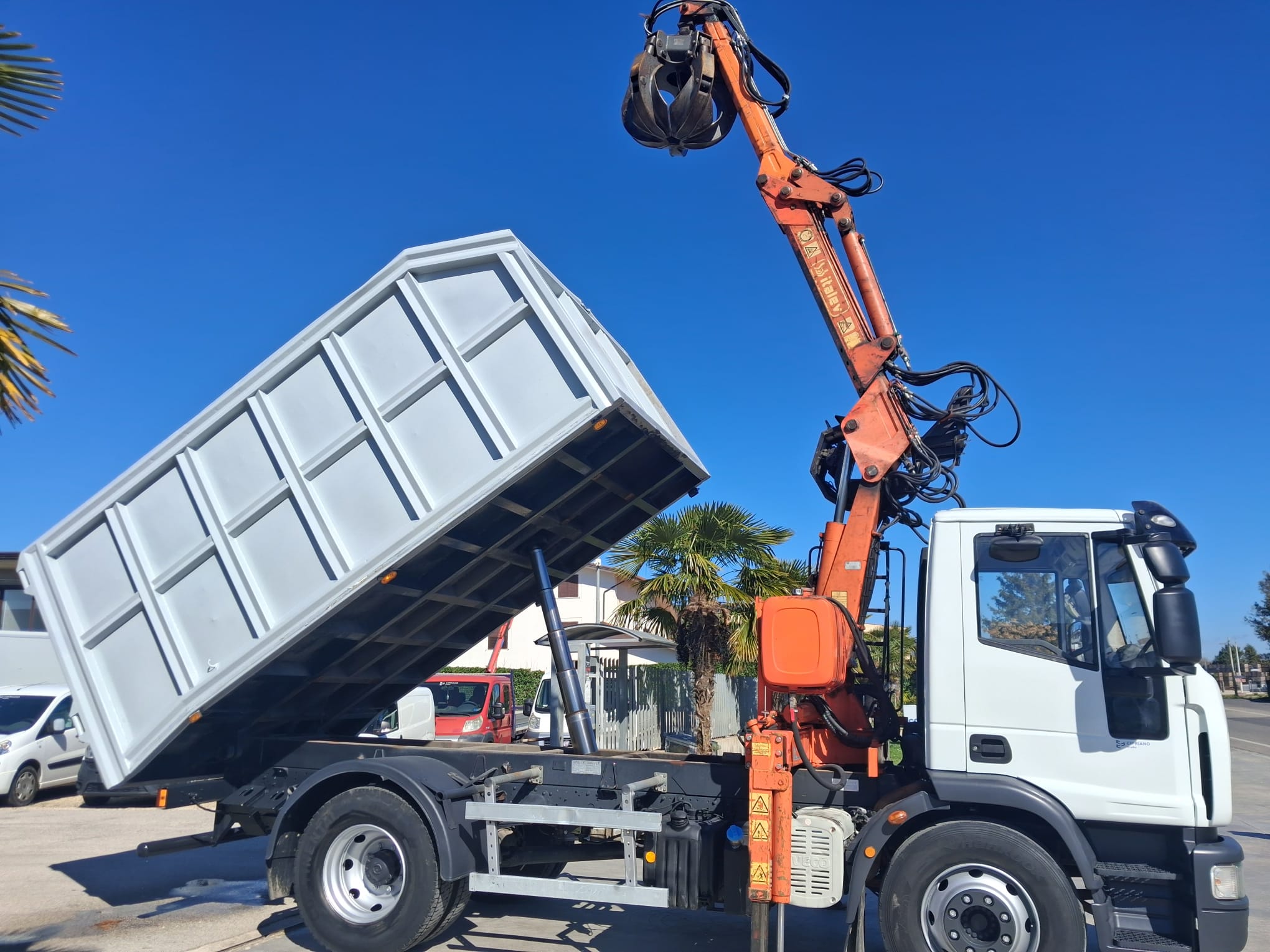 Iveco Eurocargo 150e25 K CARICATORE CON RAGNO E RIBALTABILE - immagine 14