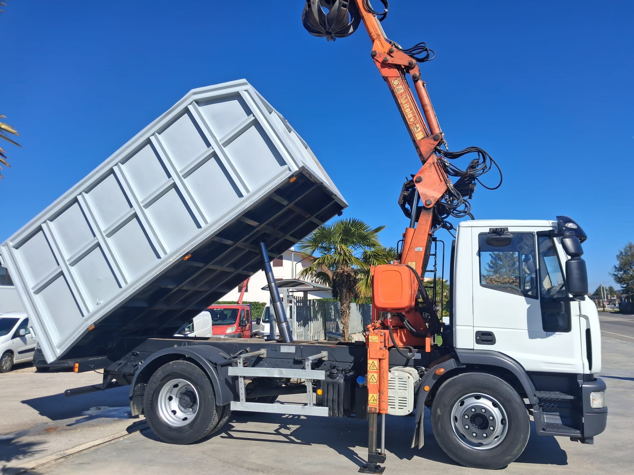 Iveco Eurocargo 150e25 K CARICATORE CON RAGNO E RIBALTABILE - immagine 15