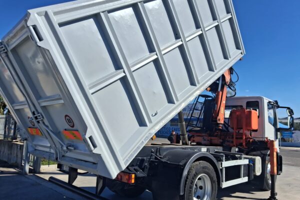 Iveco Eurocargo 150e25 K CARICATORE CON RAGNO E RIBALTABILE - immagine 16