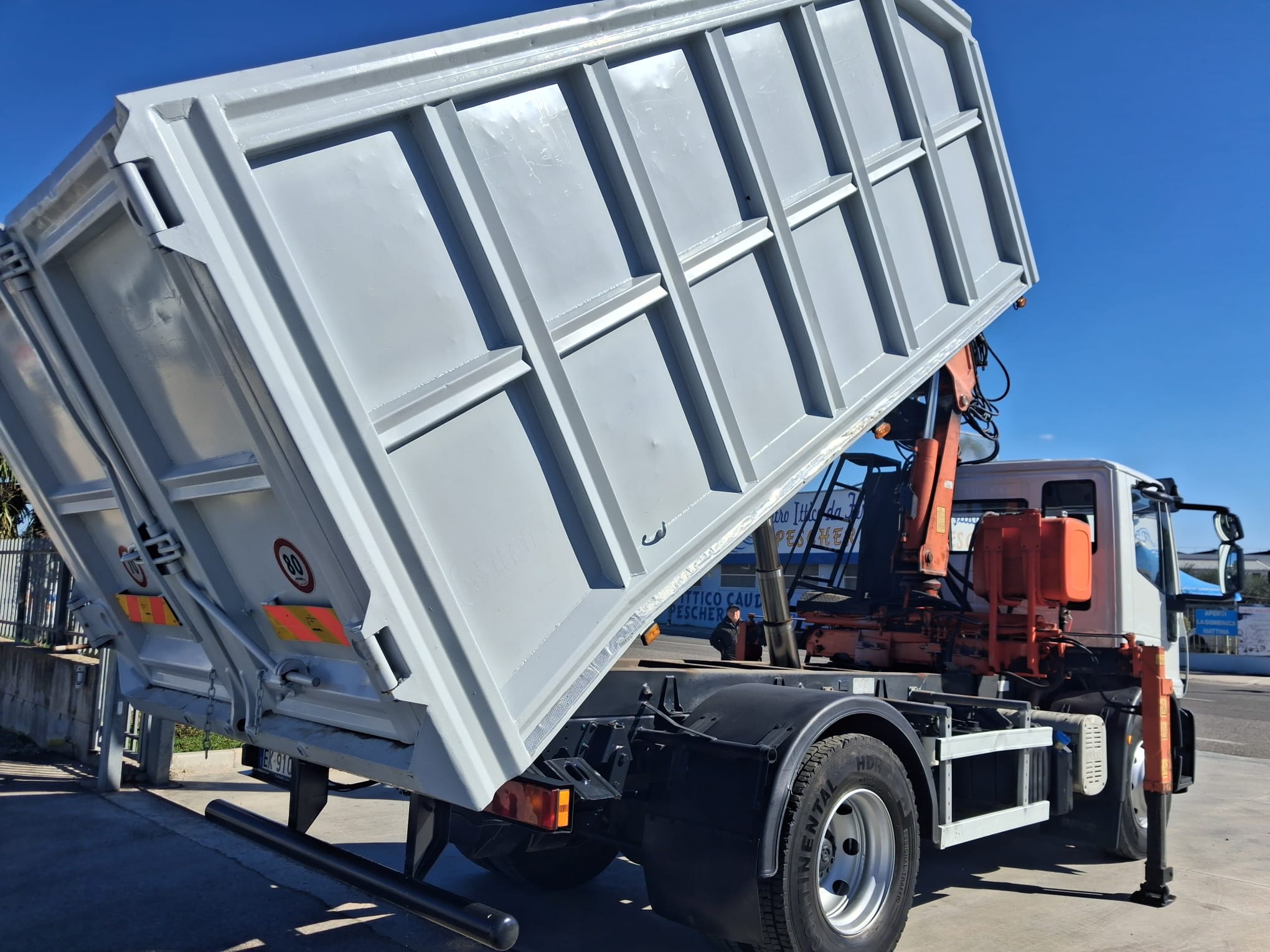 Iveco Eurocargo 150e25 K CARICATORE CON RAGNO E RIBALTABILE - immagine 16