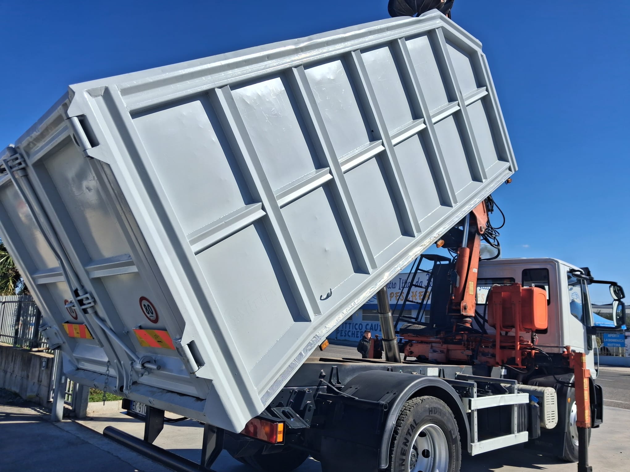 Iveco Eurocargo 150e25 K CARICATORE CON RAGNO E RIBALTABILE - immagine 17