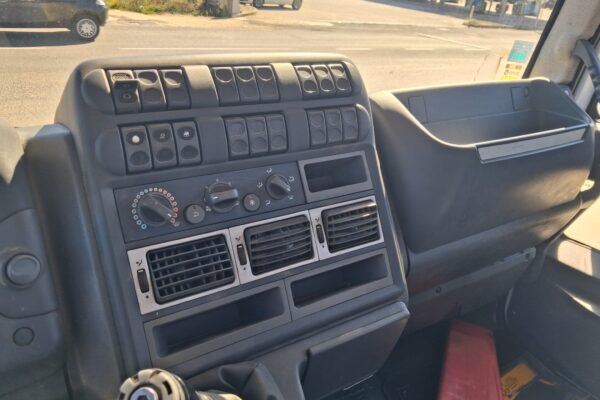 Iveco Eurocargo 150e25 K CARICATORE CON RAGNO E RIBALTABILE - immagine 22