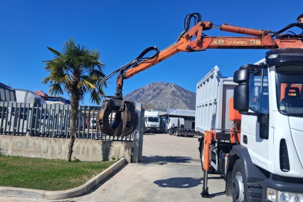 Iveco Eurocargo 150e25 K CARICATORE CON RAGNO E RIBALTABILE - immagine 23