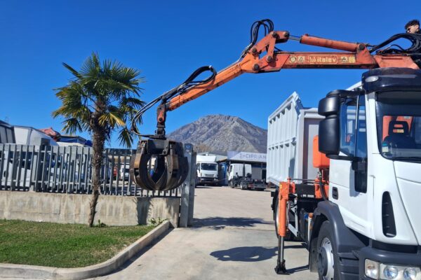 Iveco Eurocargo 150e25 K CARICATORE CON RAGNO E RIBALTABILE - immagine 24