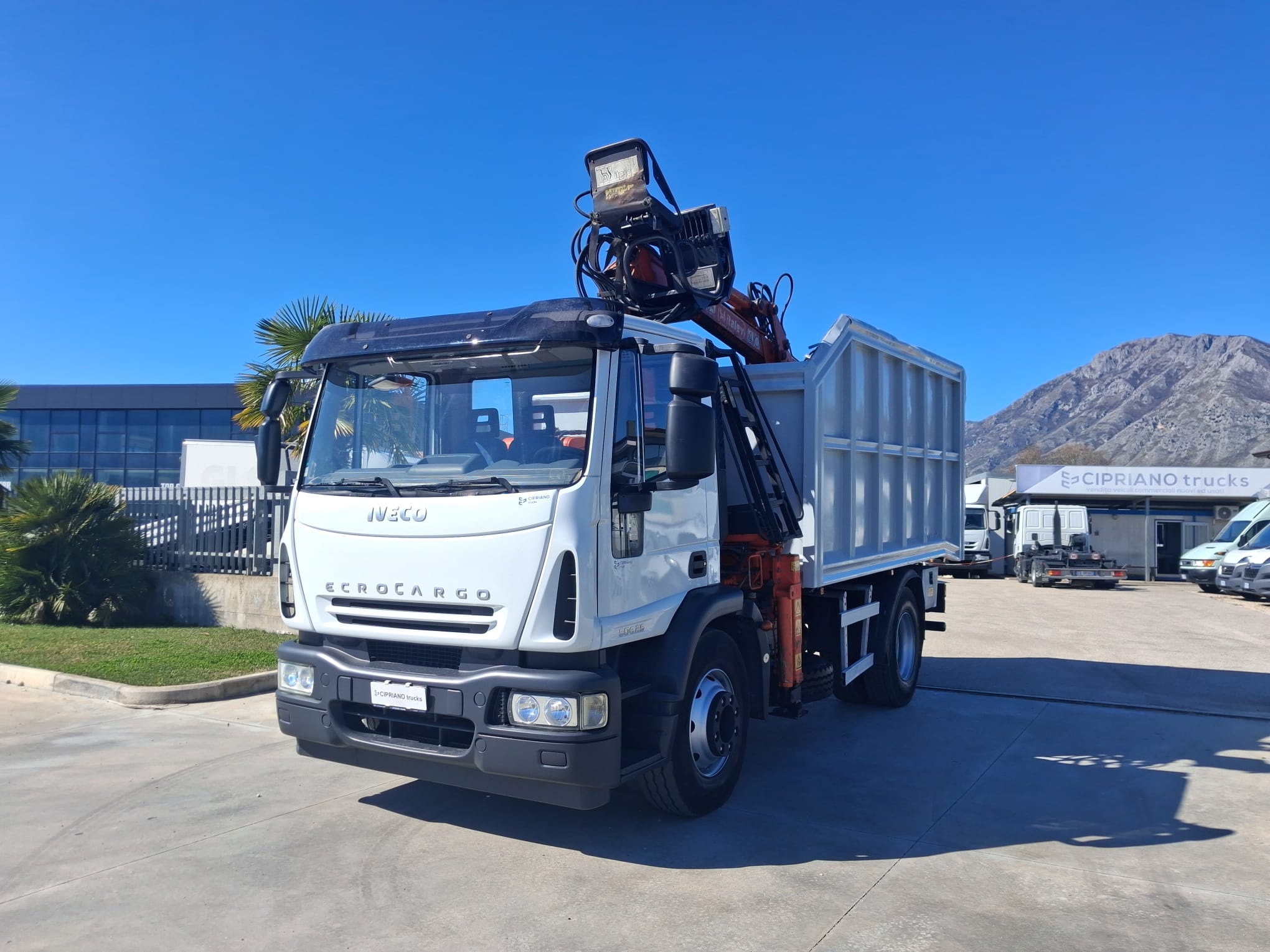 Iveco Eurocargo 150e25 K CARICATORE CON RAGNO E RIBALTABILE - immagine 26