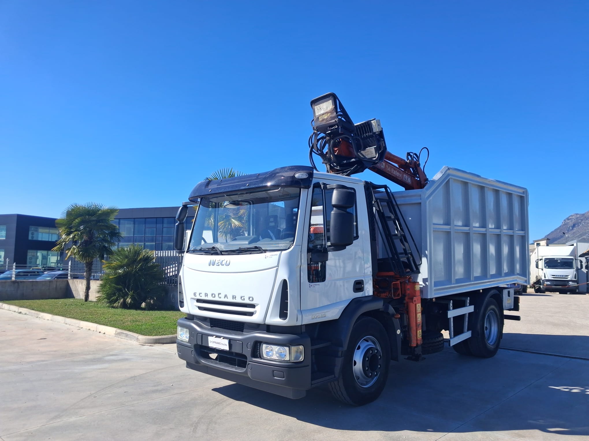 Iveco Eurocargo 150e25 K CARICATORE CON RAGNO E RIBALTABILE - immagine 4