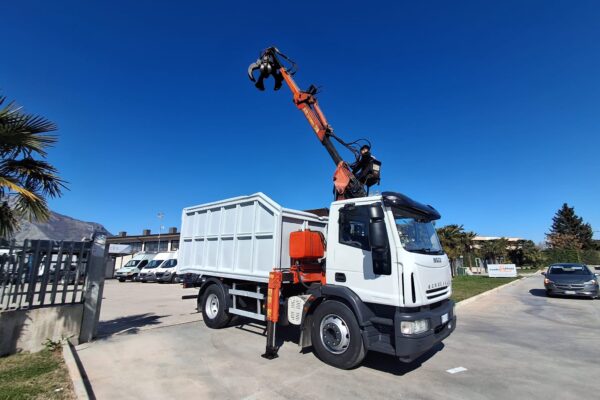 Iveco Eurocargo 150e25 K CARICATORE CON RAGNO E RIBALTABILE - immagine 9