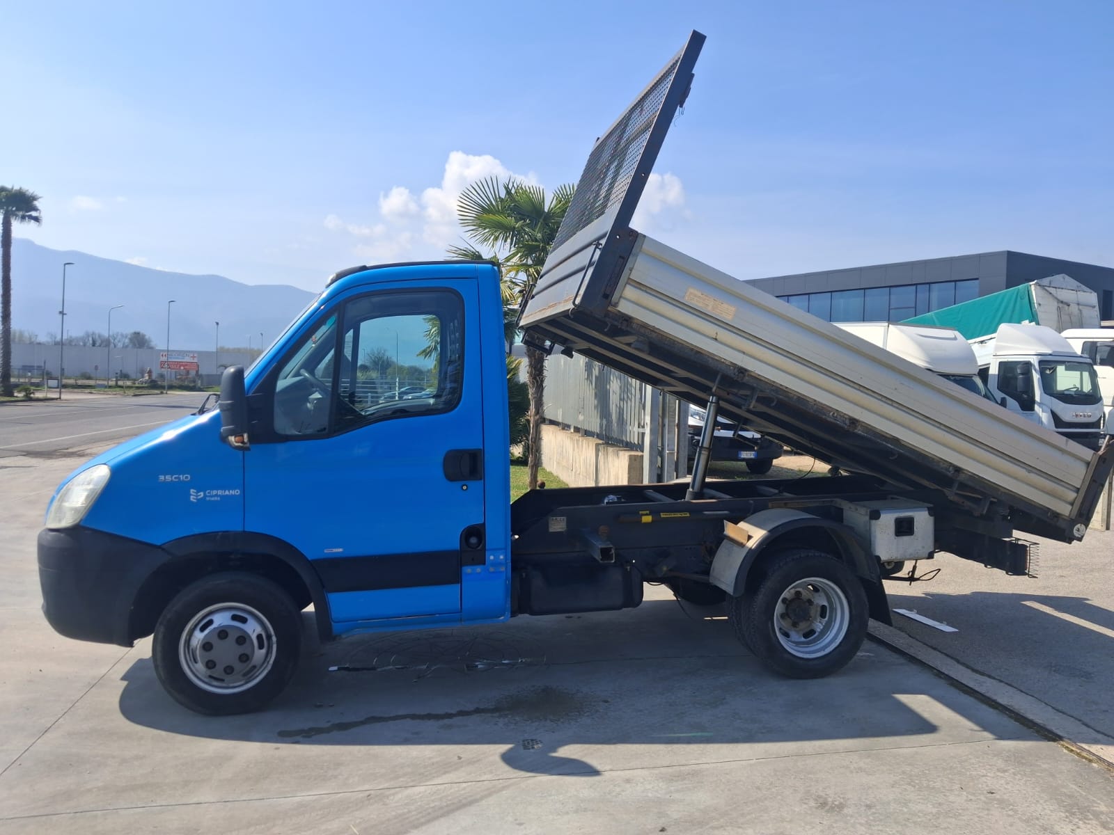 Iveco Daily RIBALTABILE TRILATERALE - immagine 4