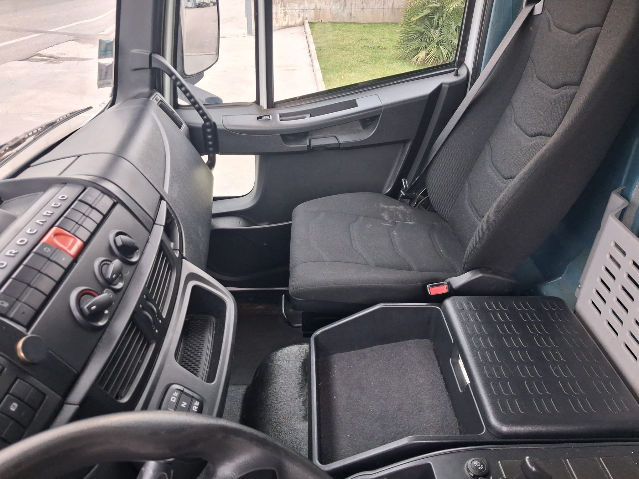 Iveco Eurocargo 160e22 Furgonato con Sponda - immagine 11