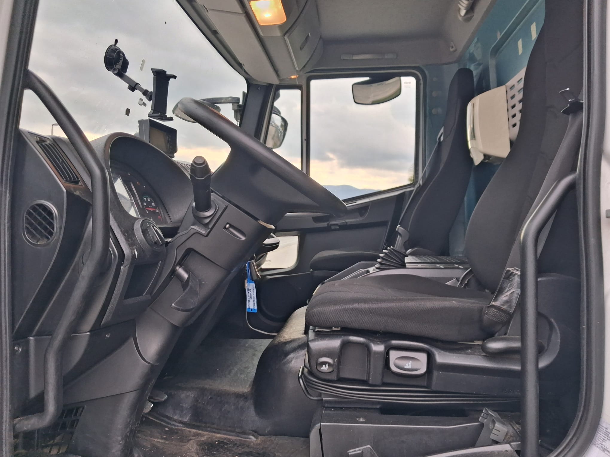 Iveco Eurocargo 160e22 Furgonato con Sponda - immagine 8