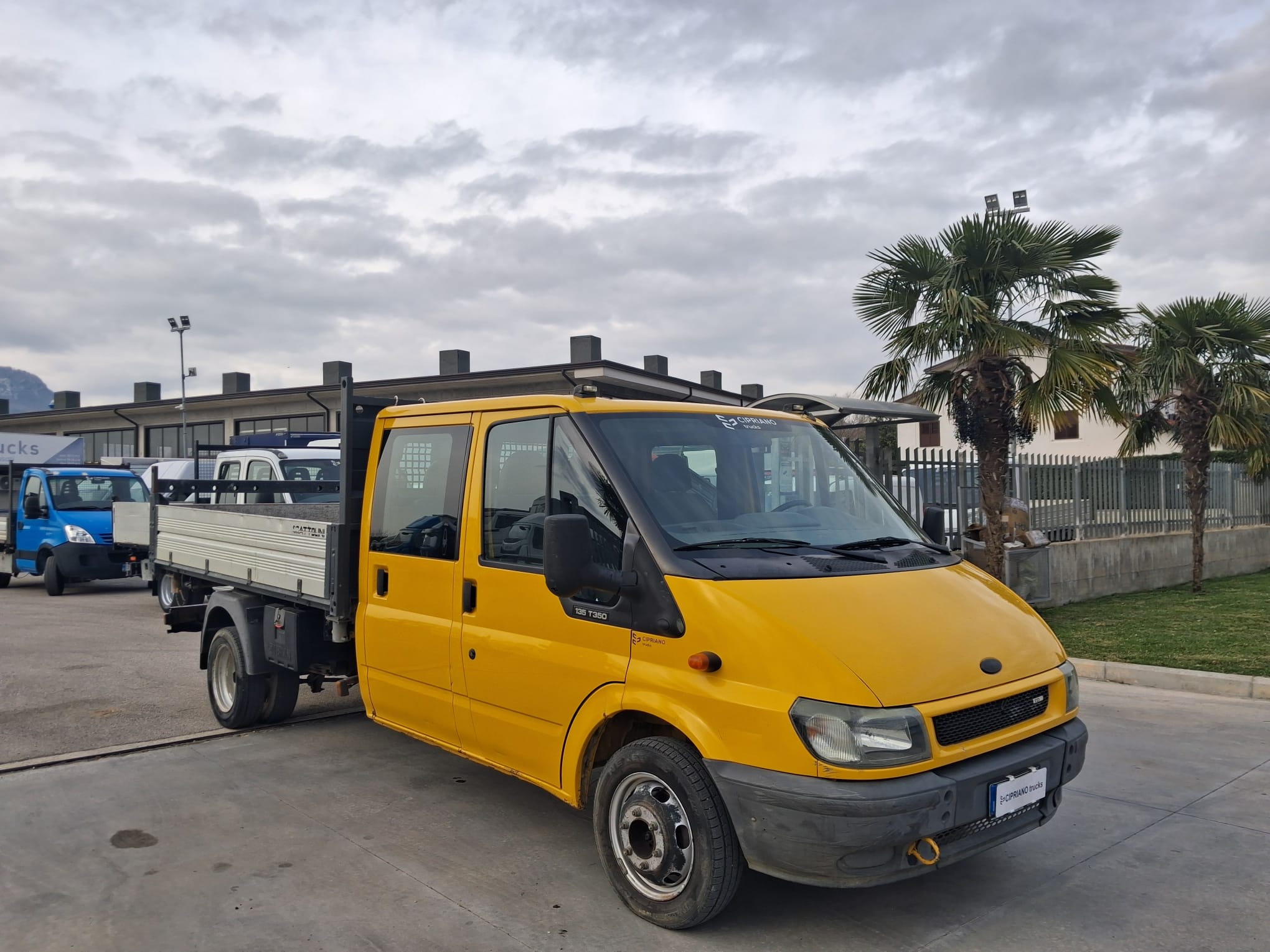 Ford Transit Doppia Cabina Ribaltabile Trilaterale - immagine 4