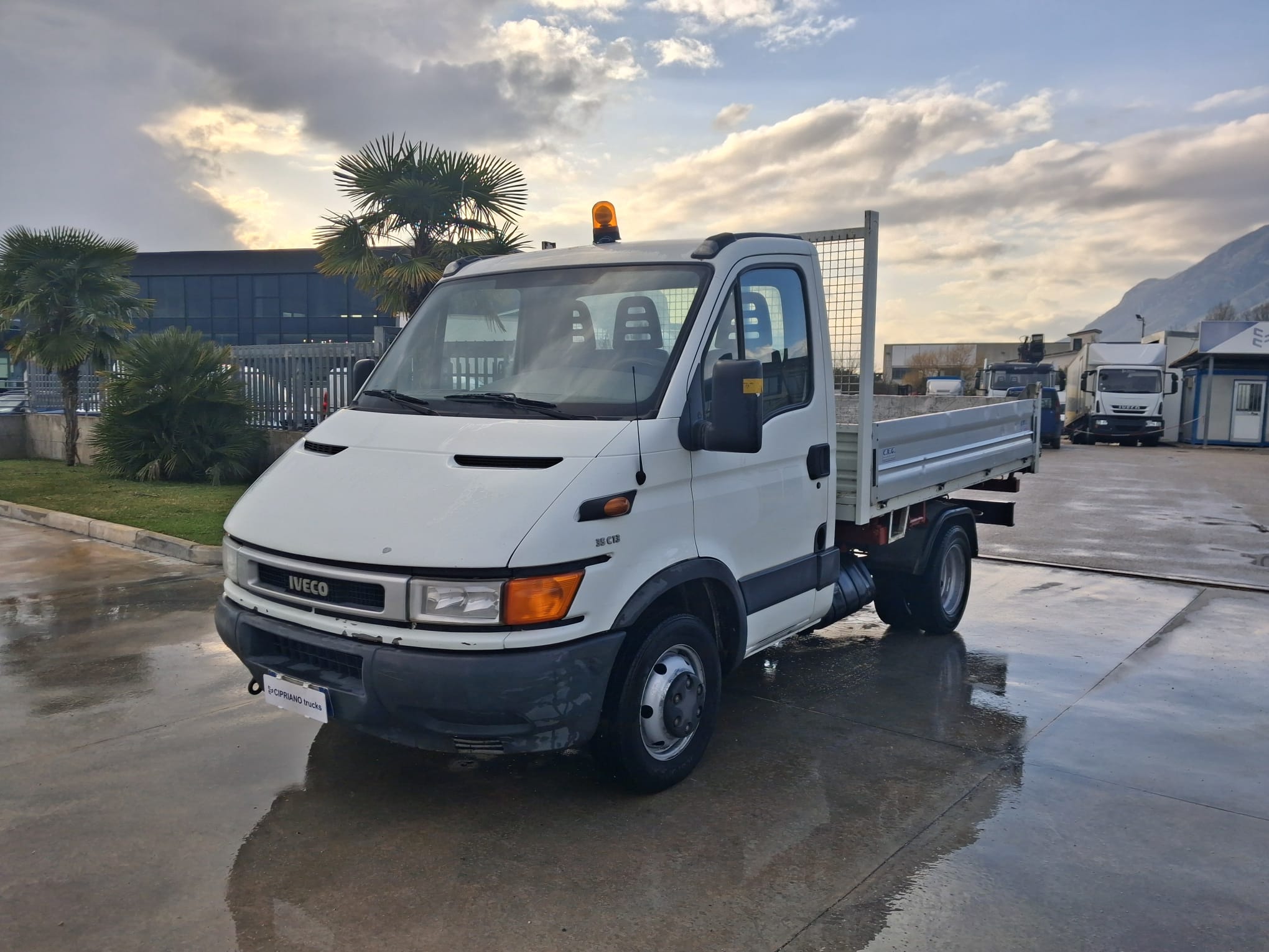 Iveco Daily 35c13 RIBALTABILE PASSO 3000 - immagine 2