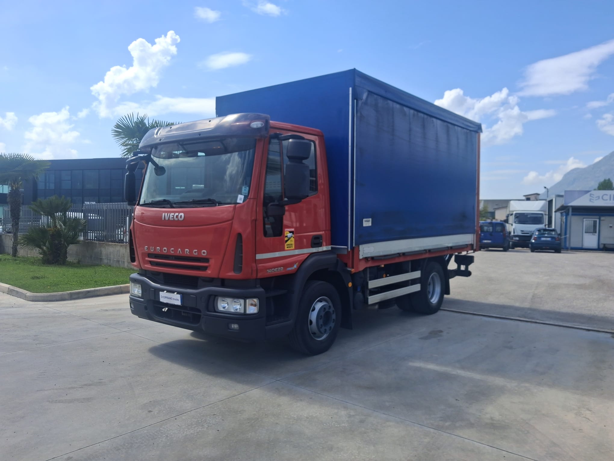Iveco Eurocargo 140e22 CENTINATO CON SPONDA PASSO 3105 - immagine 2