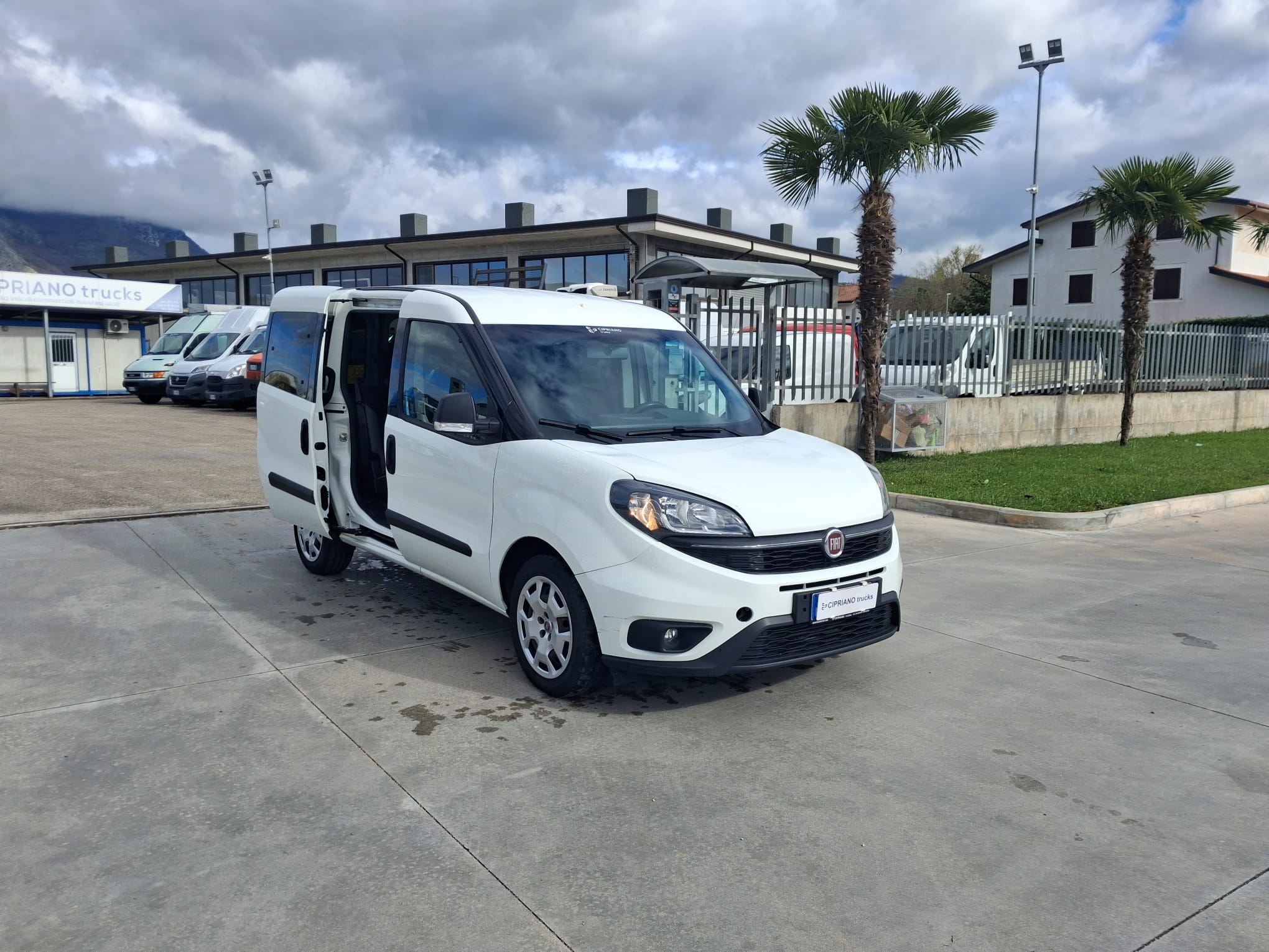 Fiat Doblò Autocarro 5 POSTI - immagine 12