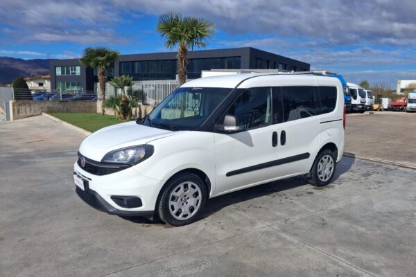 Fiat Doblò Autocarro 5 POSTI - immagine 3