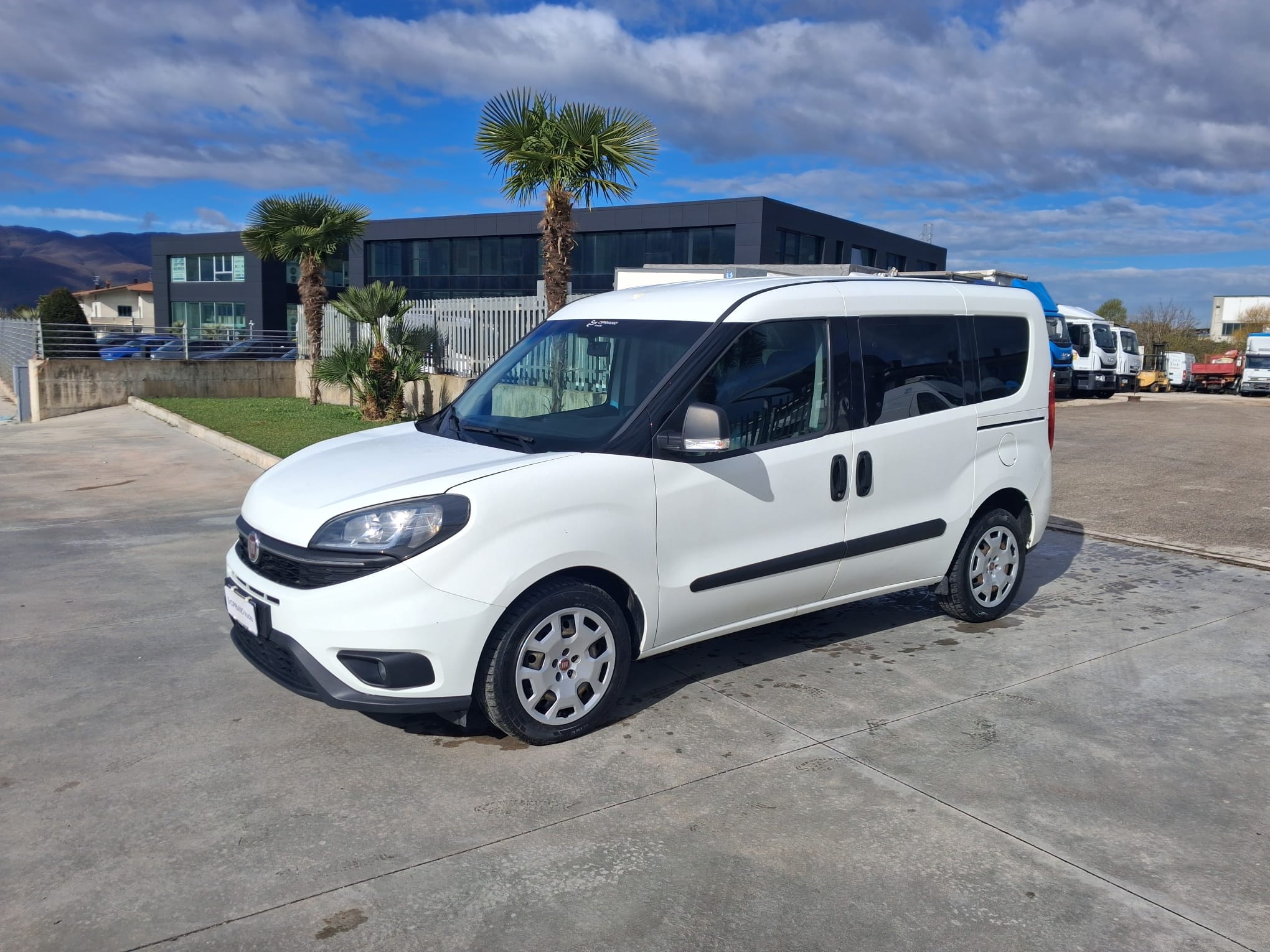 Fiat Doblò Autocarro 5 POSTI - immagine 3