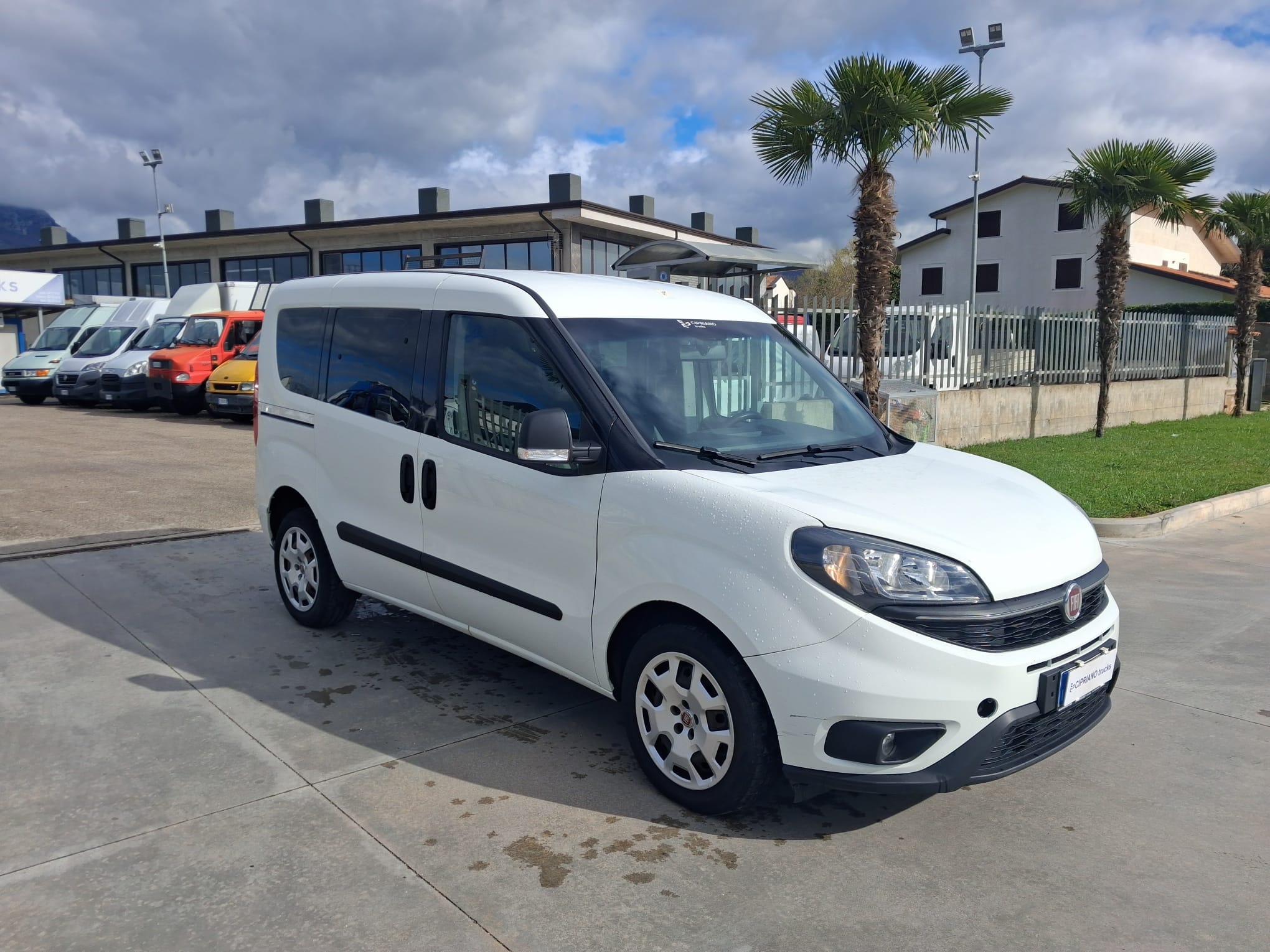 Fiat Doblò Autocarro 5 POSTI - immagine 4