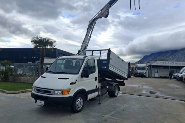 Iveco Daily 35c13 RIBALTABILE E GRU CARICATRICE - immagine 11