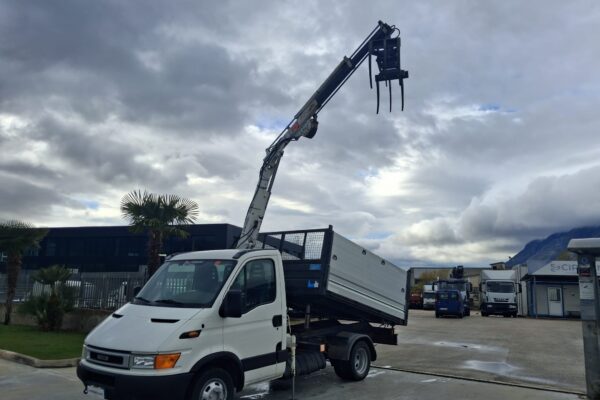 Iveco Daily 35c13 RIBALTABILE E GRU CARICATRICE - immagine 12