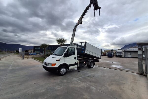 Iveco Daily 35c13 RIBALTABILE E GRU CARICATRICE - immagine 16