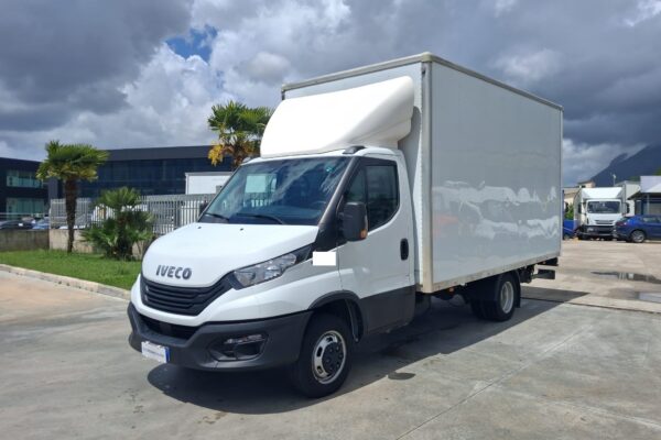 Iveco Daily Furgonato con Sponda KM: 93.254 - immagine 2