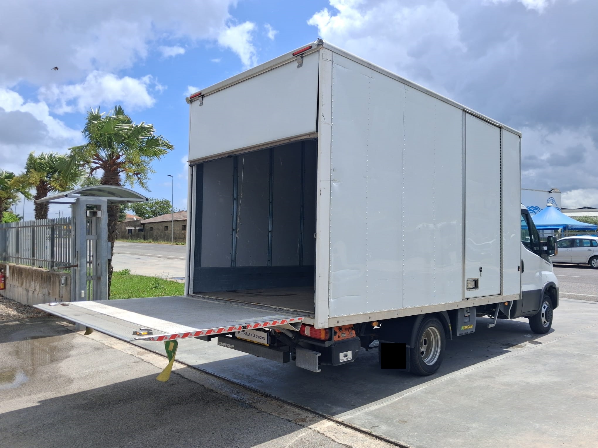 Iveco Daily Furgonato con Sponda KM: 93.254 - immagine 13