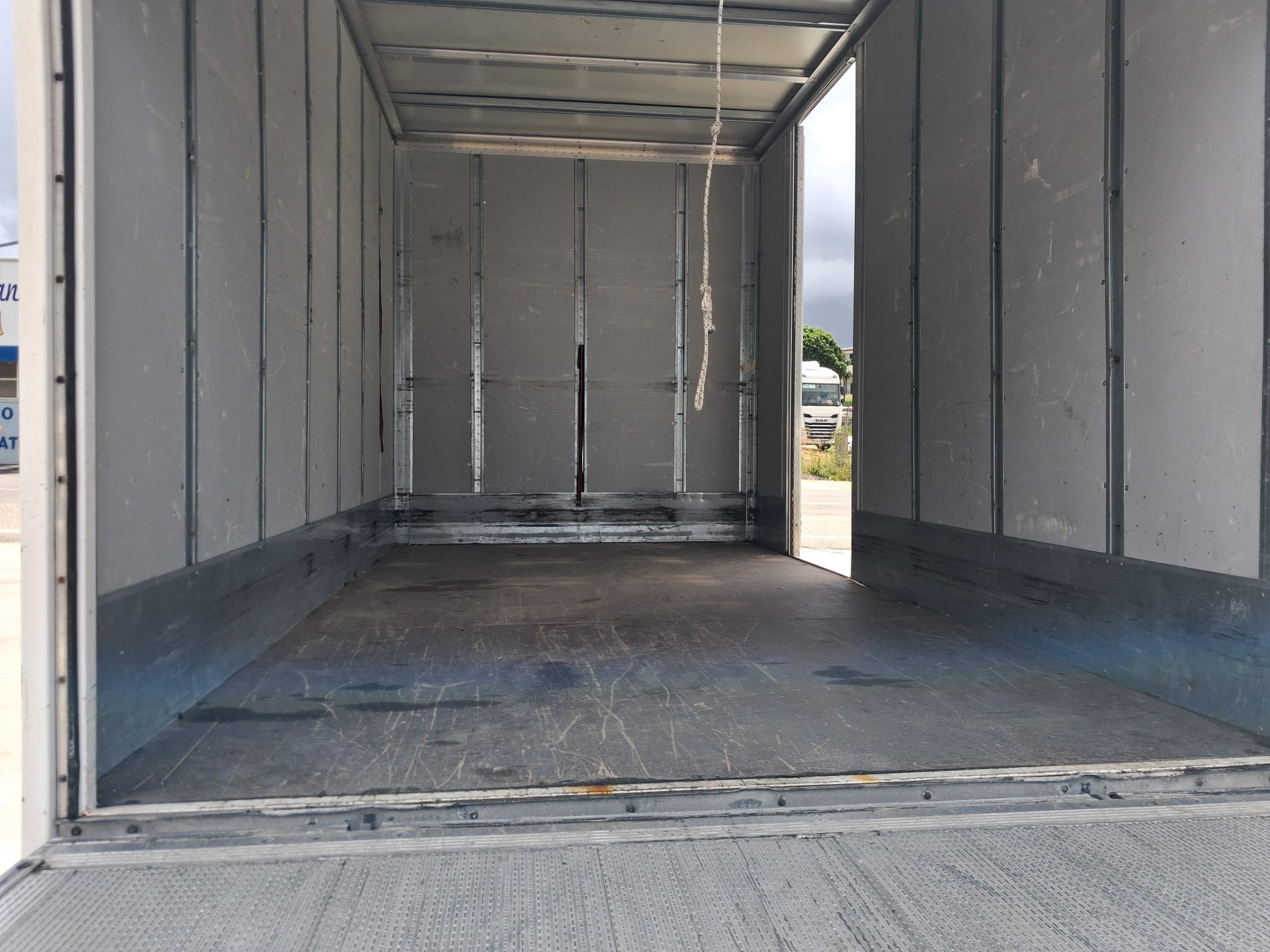 Iveco Daily Furgonato con Sponda KM: 93.254 - immagine 14