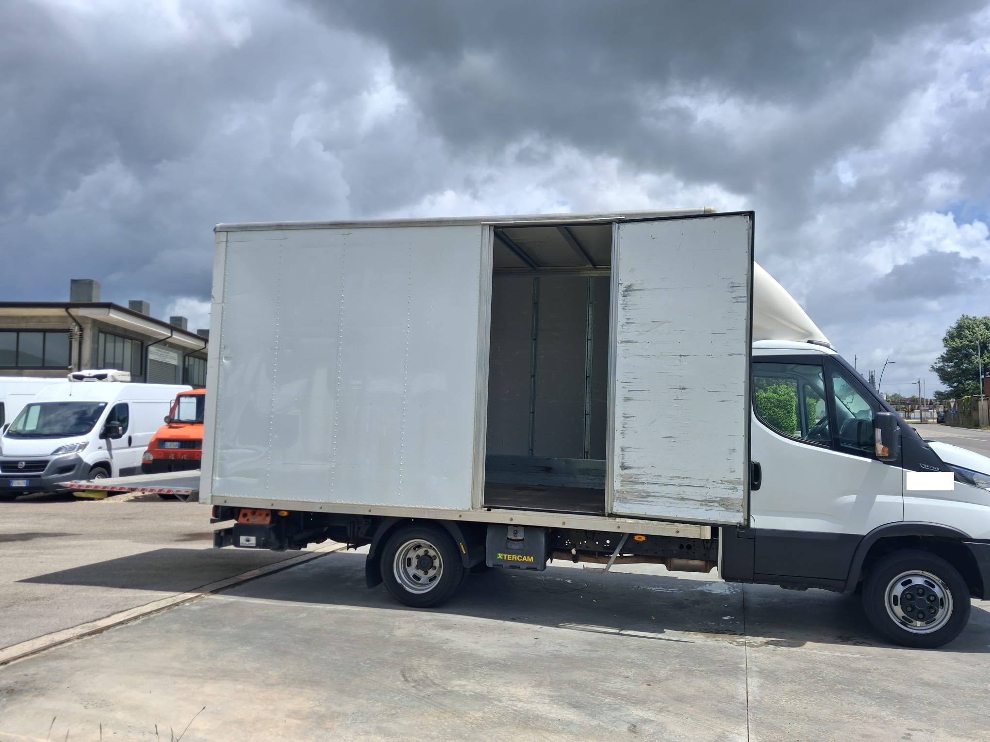 Iveco Daily Furgonato con Sponda KM: 93.254 - immagine 16