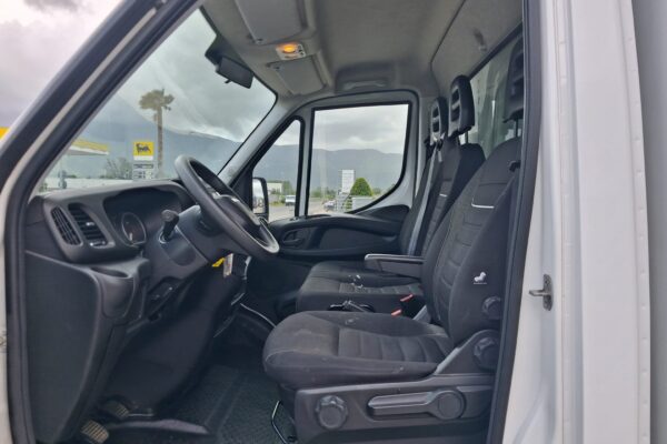 Iveco Daily Furgonato con Sponda KM: 93.254 - immagine 17
