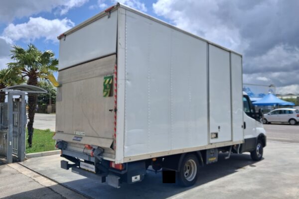 Iveco Daily Furgonato con Sponda KM: 93.254 - immagine 8