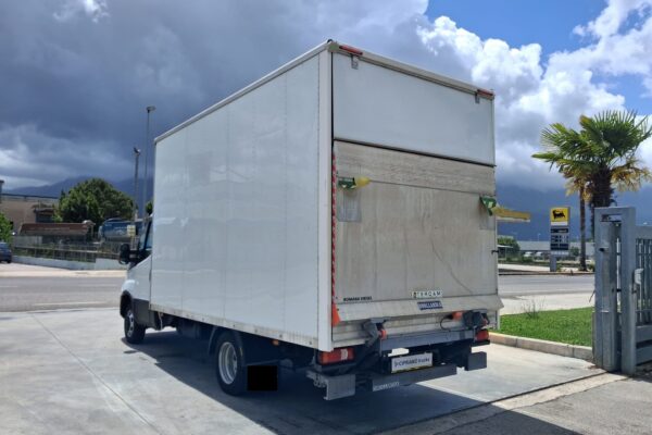 Iveco Daily Furgonato con Sponda KM: 93.254 - immagine 9